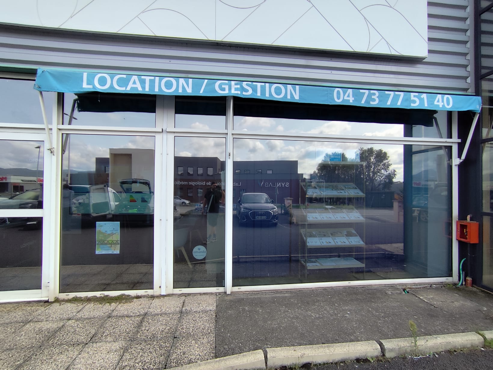 Film anti-chaleur | Pose professionnelle vitrine magasin